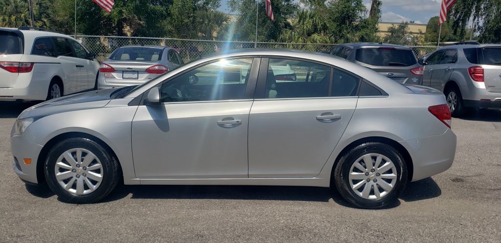 Chevrolet Cruze 1LT 2011