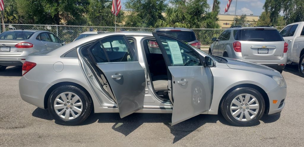 Chevrolet Cruze 1LT 2011