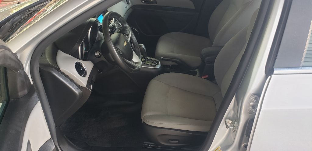 Chevrolet Cruze 1LT 2011