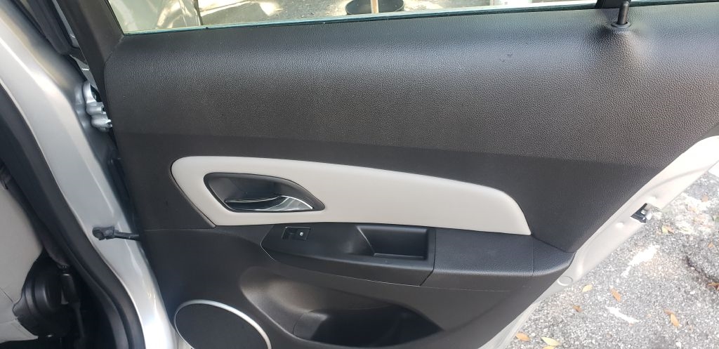 Chevrolet Cruze 1LT 2011