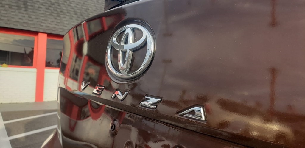 Toyota Venza FWD I4 2011