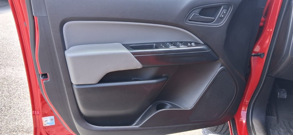 Chevrolet Colorado Work Truck Crew Cab 2WD Short Box 2017