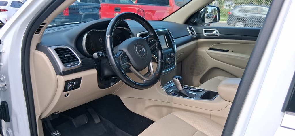 Jeep Grand Cherokee Laredo 2020