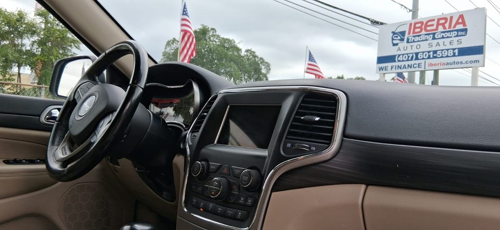 Jeep Grand Cherokee Laredo 2020