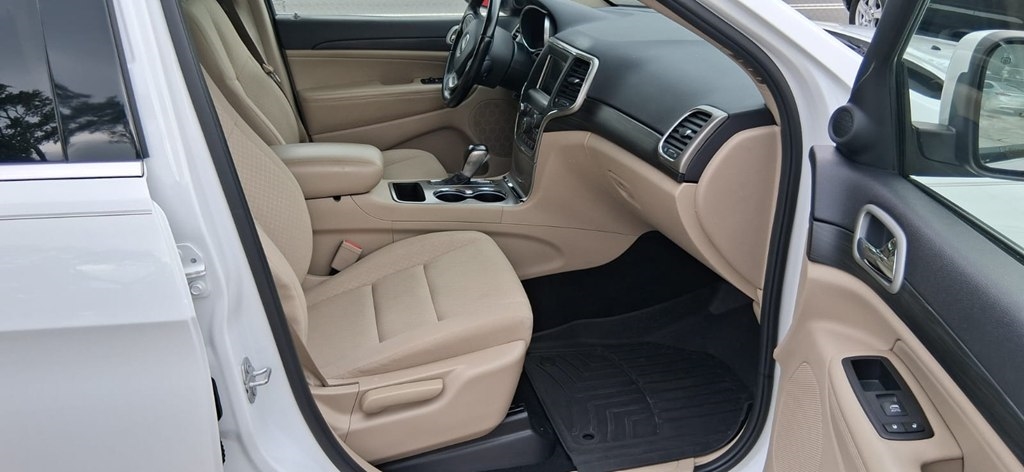 Jeep Grand Cherokee Laredo 2020