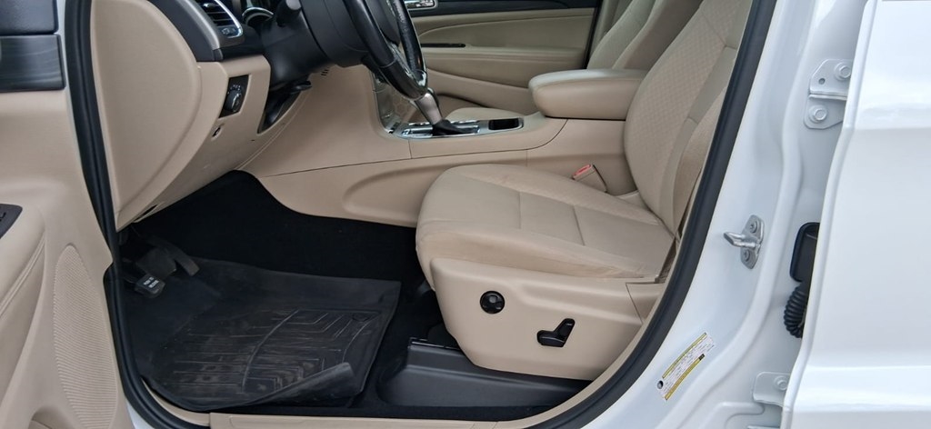 Jeep Grand Cherokee Laredo 2020