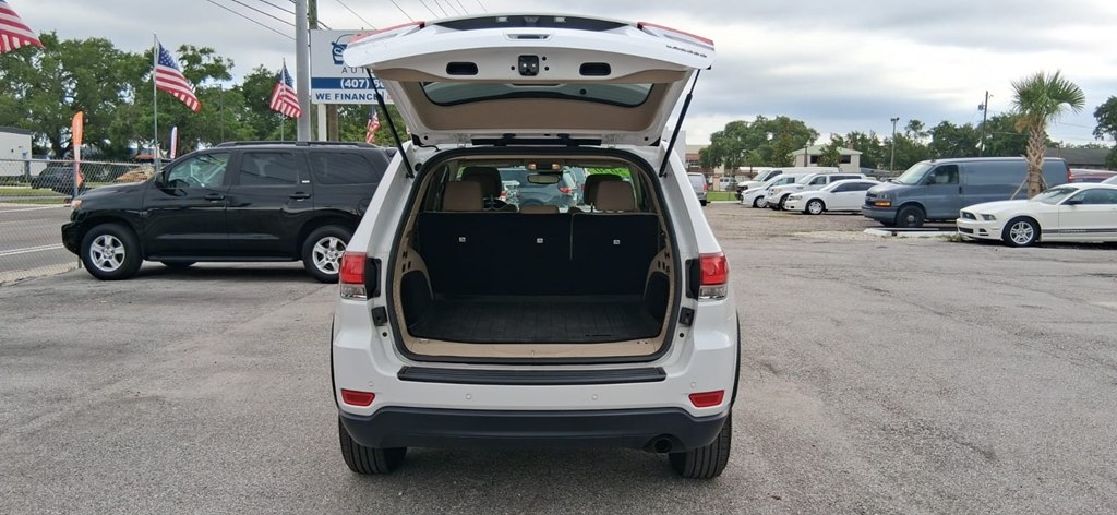 Jeep Grand Cherokee Laredo 2020