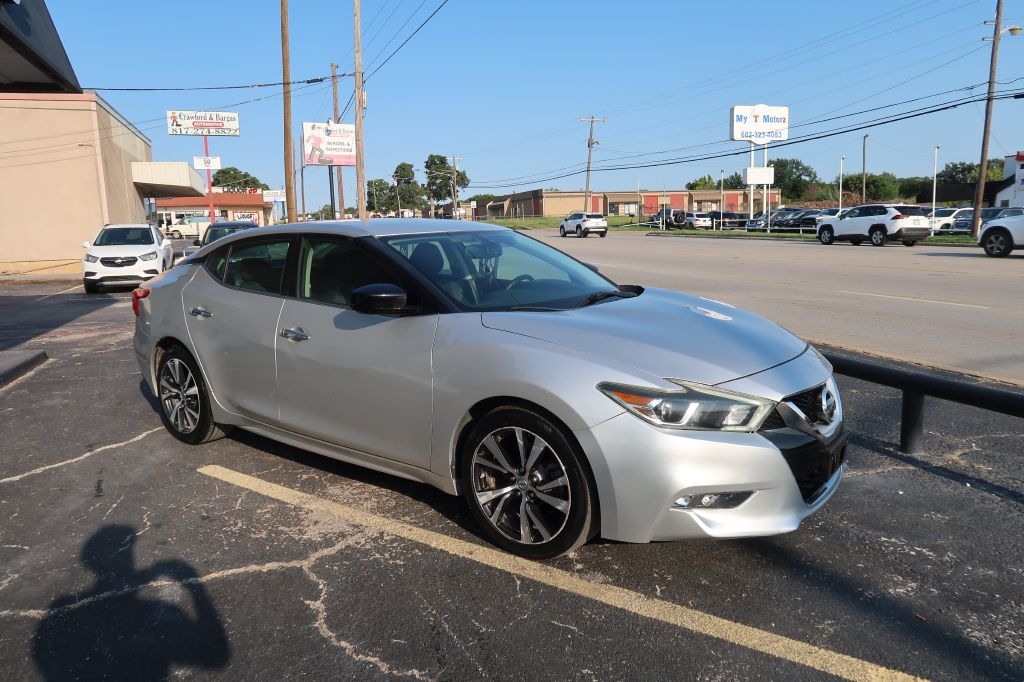 2016 Nissan Maxima S photo 2