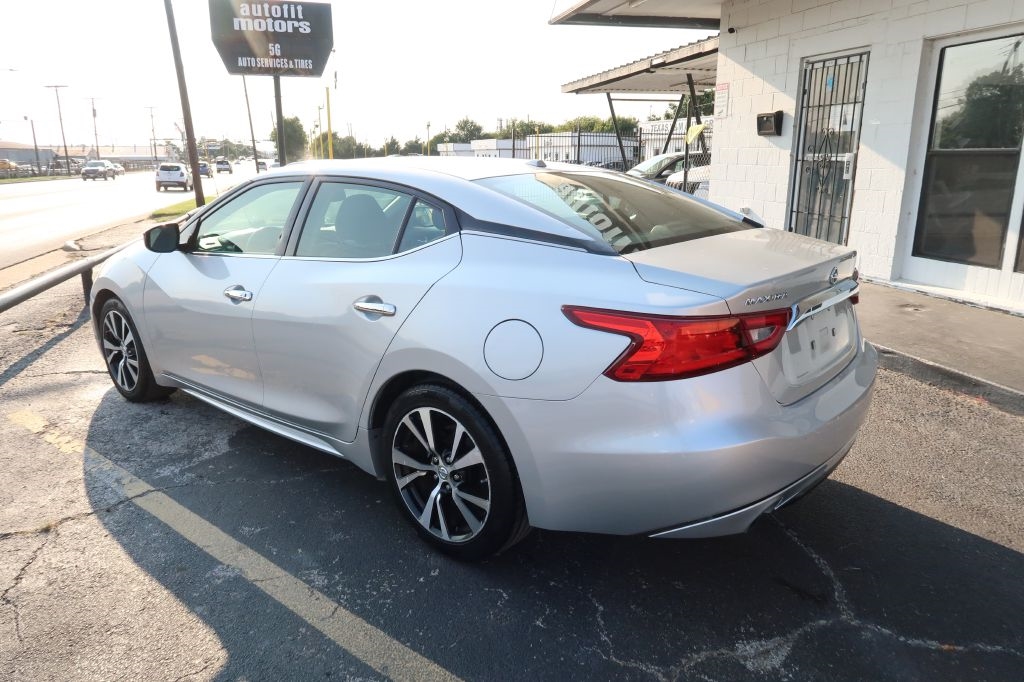 2016 Nissan Maxima S photo 4