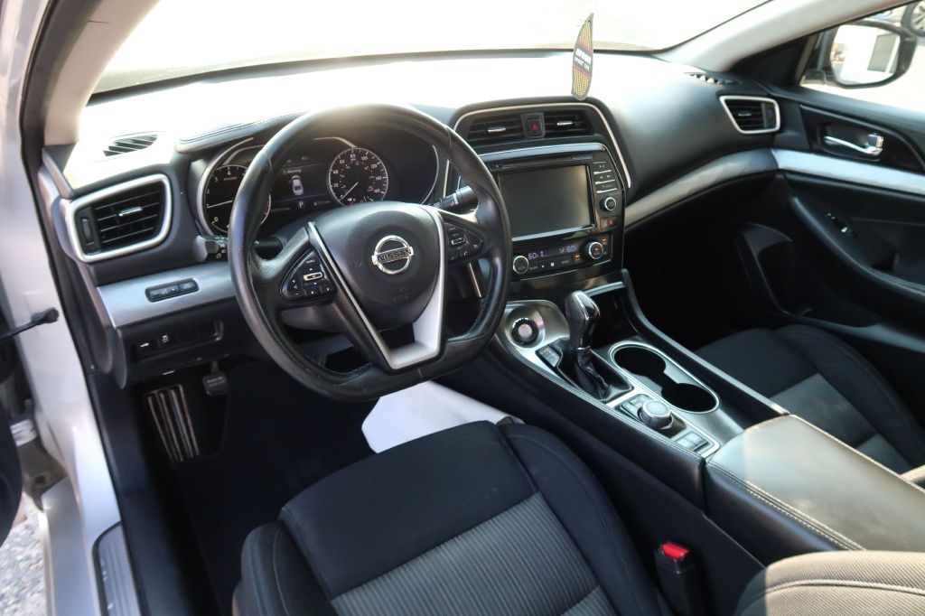 2016 Nissan Maxima S photo 5