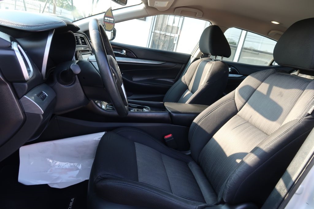 2016 Nissan Maxima S photo 6