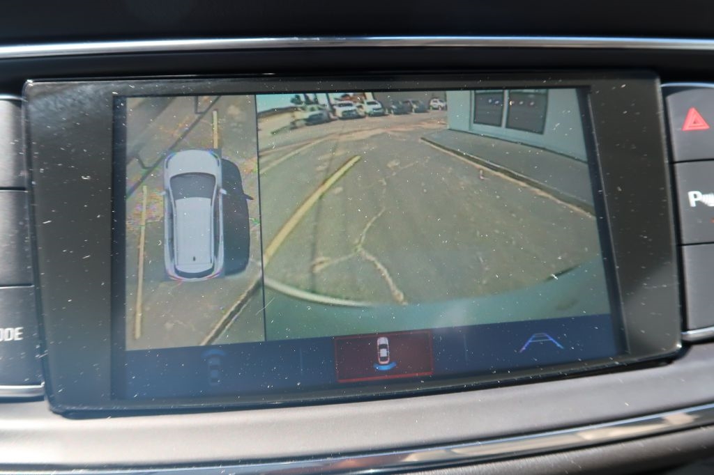 2019 Buick Enclave Essence photo 16
