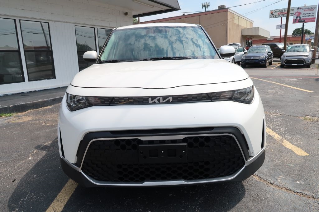2023 Kia Soul LX photo 2