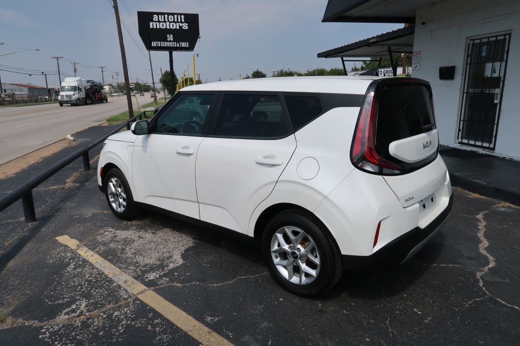 2023 Kia Soul LX photo 5