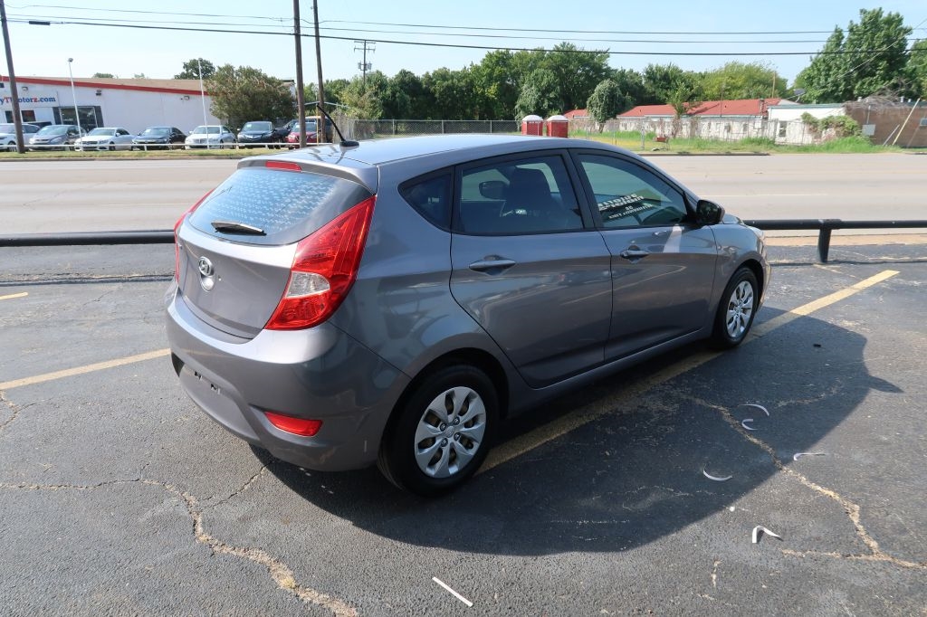 2015 Hyundai Accent GS photo 3