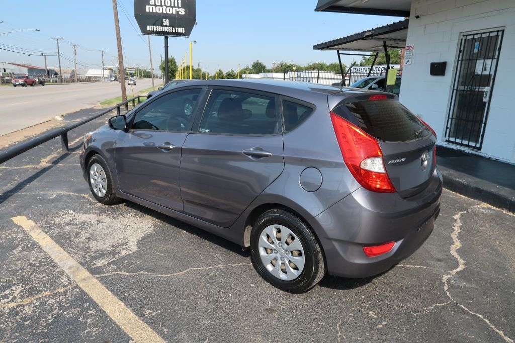 2015 Hyundai Accent GS photo 4