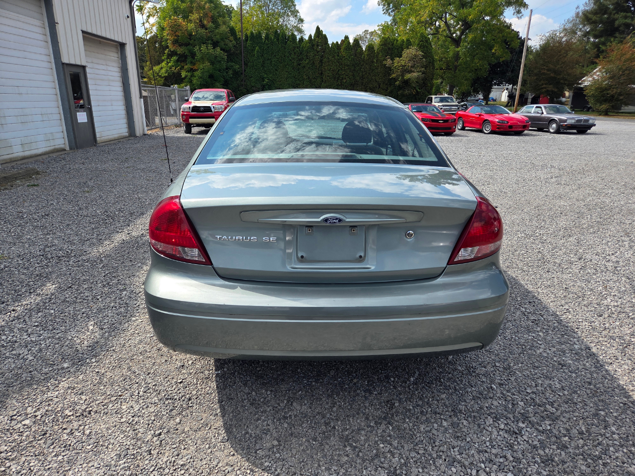 Ford Taurus SE 2006