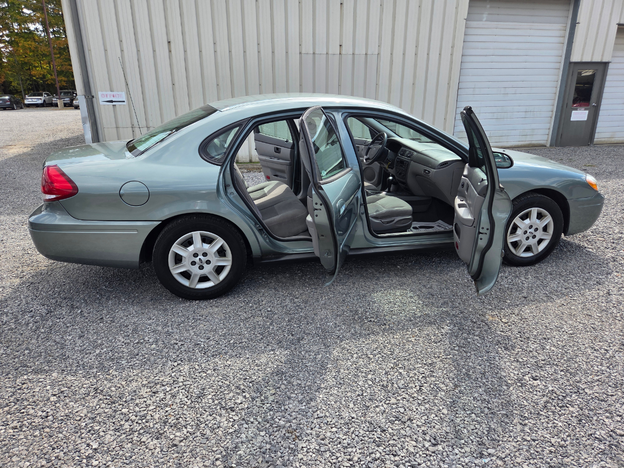 Ford Taurus SE 2006