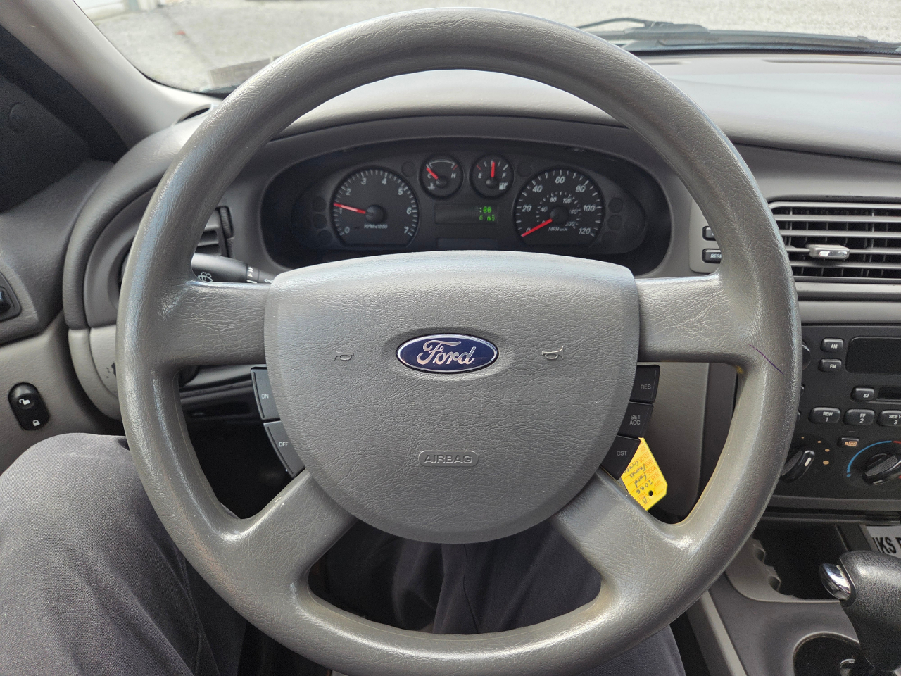 Ford Taurus SE 2006