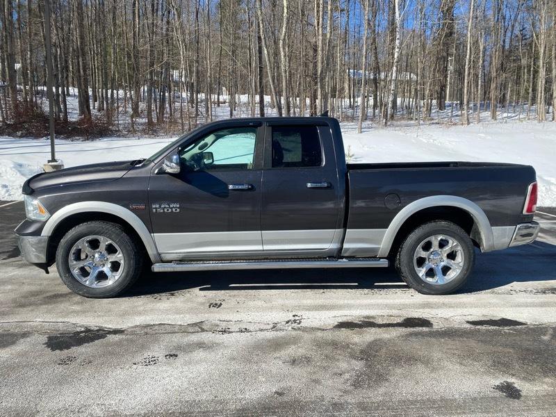 RAM 1500 Laramie Quad Cab 4WD 2015