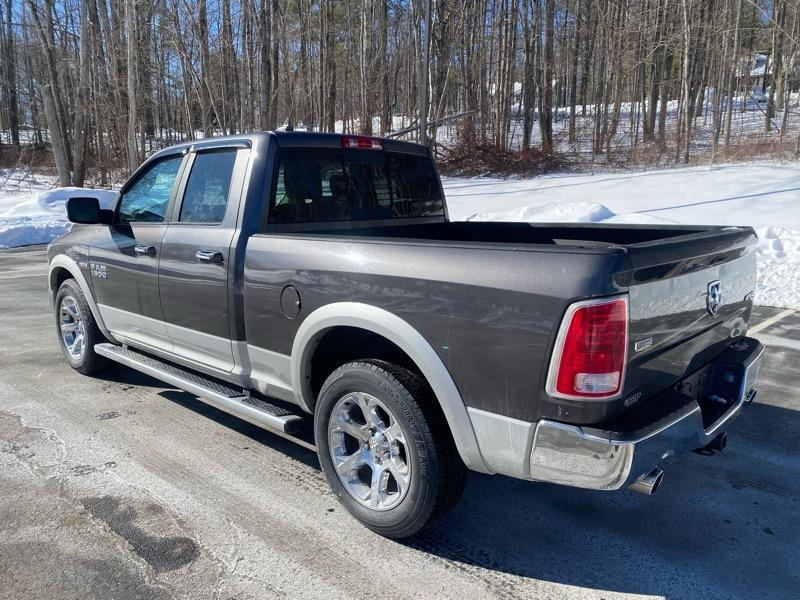 RAM 1500 Laramie Quad Cab 4WD 2015