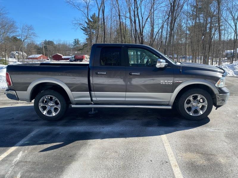 RAM 1500 Laramie Quad Cab 4WD 2015