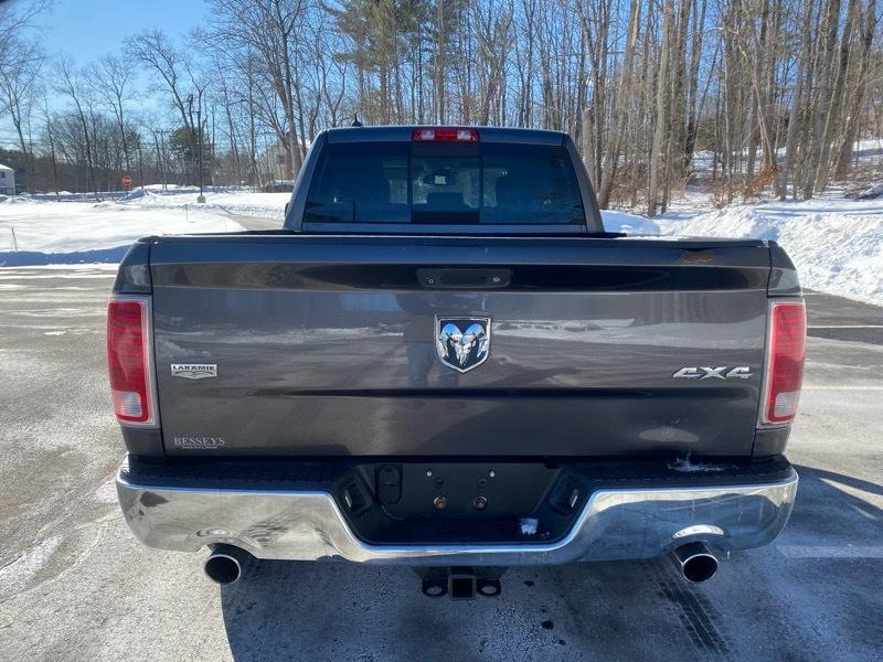 RAM 1500 Laramie Quad Cab 4WD 2015