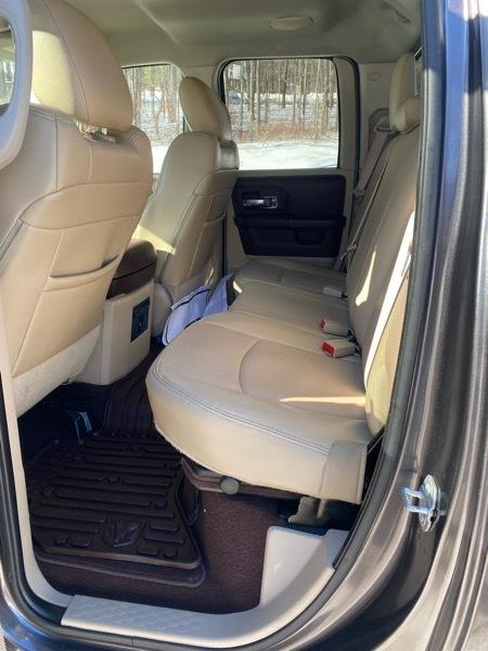 RAM 1500 Laramie Quad Cab 4WD 2015