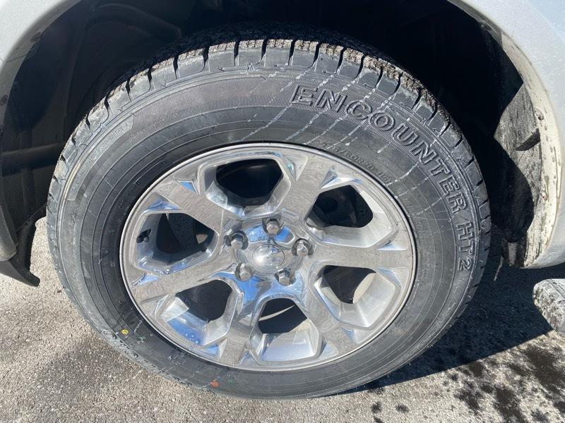 RAM 1500 Laramie Quad Cab 4WD 2015