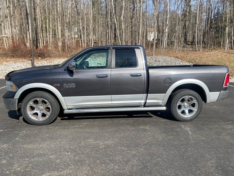 RAM 1500 Laramie Quad Cab 4WD 2015