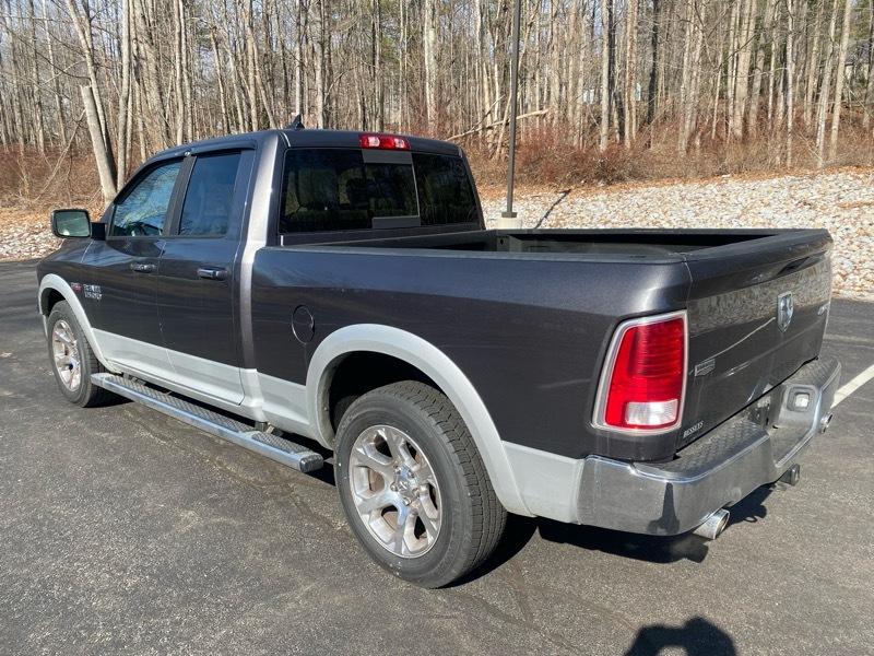 RAM 1500 Laramie Quad Cab 4WD 2015