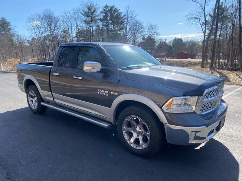 RAM 1500 Laramie Quad Cab 4WD 2015