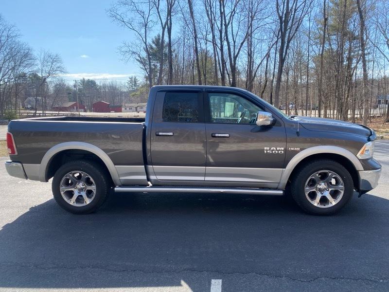 RAM 1500 Laramie Quad Cab 4WD 2015