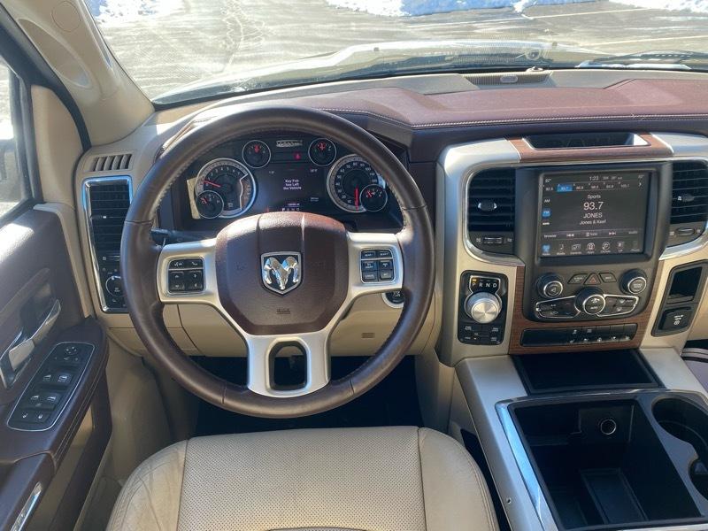 RAM 1500 Laramie Quad Cab 4WD 2015