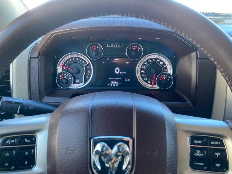 RAM 1500 Laramie Quad Cab 4WD 2015