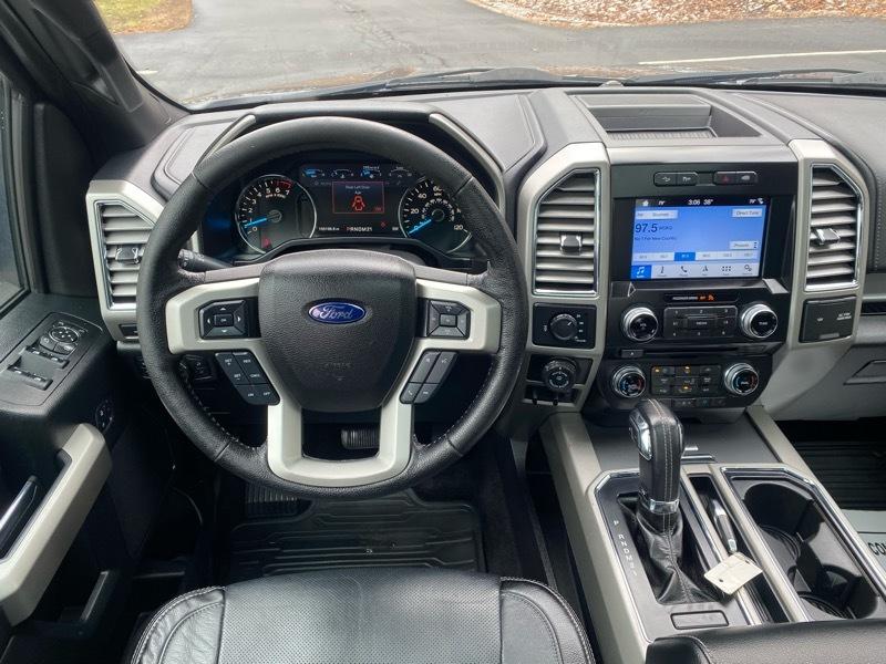 Ford F-150 4WD SuperCrew 145" Lariat 2016