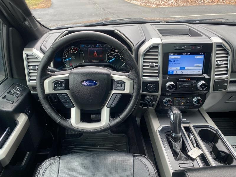 Ford F-150 4WD SuperCrew 145" Lariat 2016