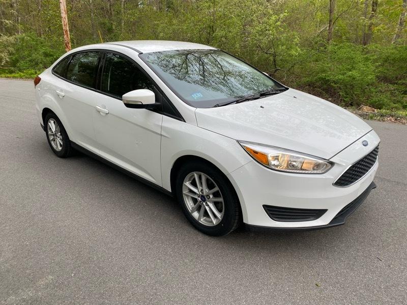 Ford Focus SE Sedan 2016