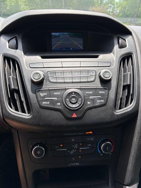 Ford Focus SE Sedan 2016