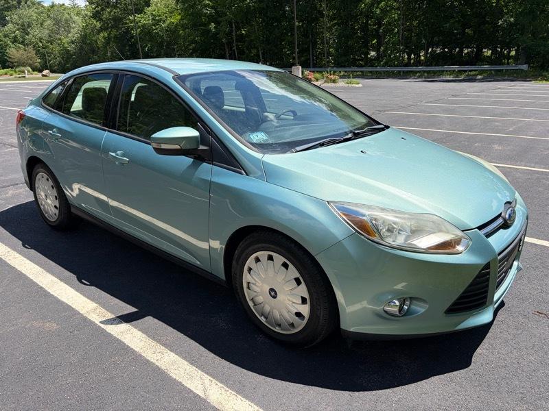 Ford Focus SE Sedan 2012