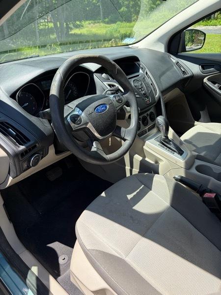 Ford Focus SE Sedan 2012