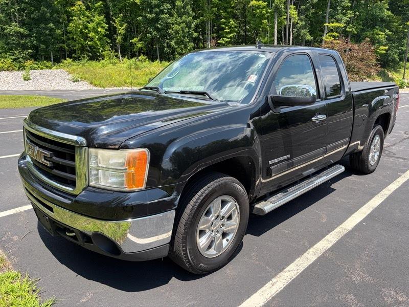 GMC Sierra 1500 Ext Cab 143.5" WB SLT 2011