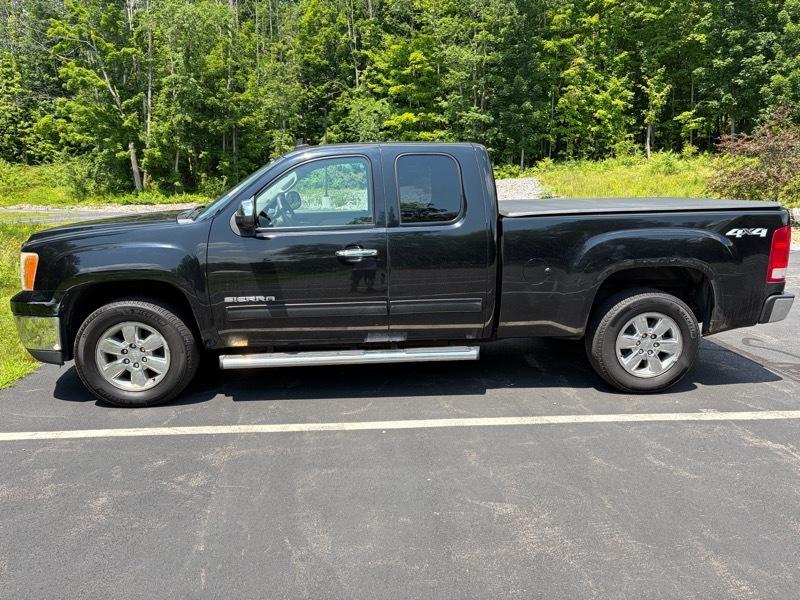 GMC Sierra 1500 Ext Cab 143.5" WB SLT 2011