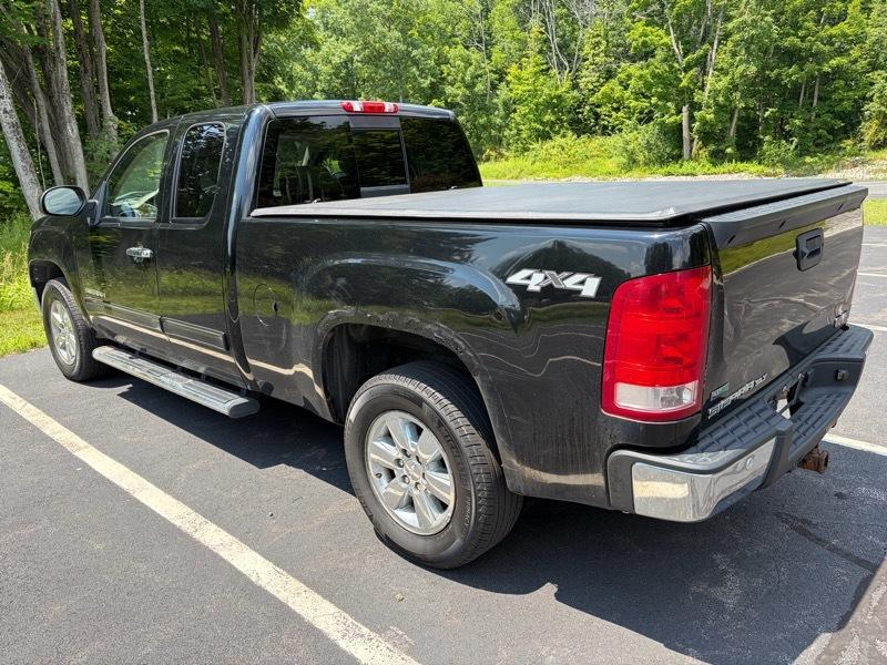 GMC Sierra 1500 Ext Cab 143.5" WB SLT 2011