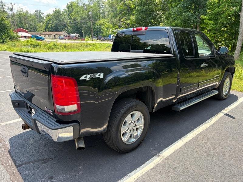 GMC Sierra 1500 Ext Cab 143.5" WB SLT 2011