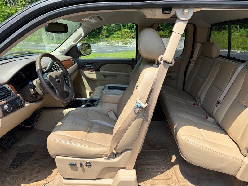 GMC Sierra 1500 Ext Cab 143.5" WB SLT 2011