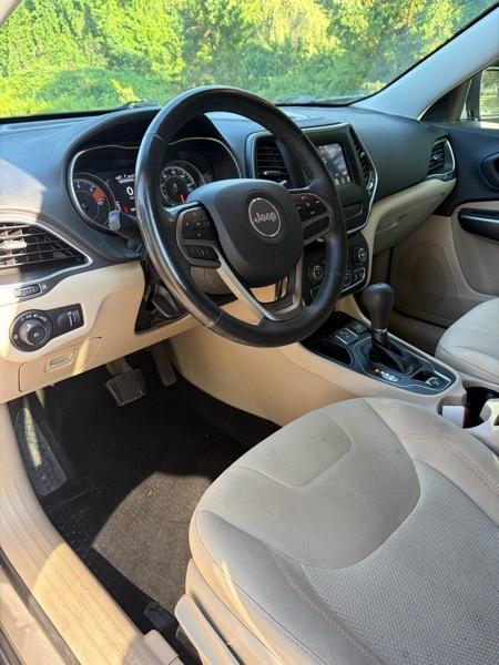 Jeep Cherokee Latitude FWD 2019