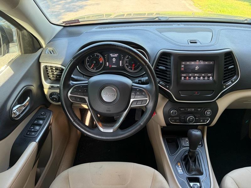 Jeep Cherokee Latitude FWD 2019