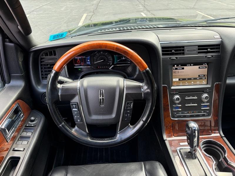 Lincoln Navigator Select 4WD 2017