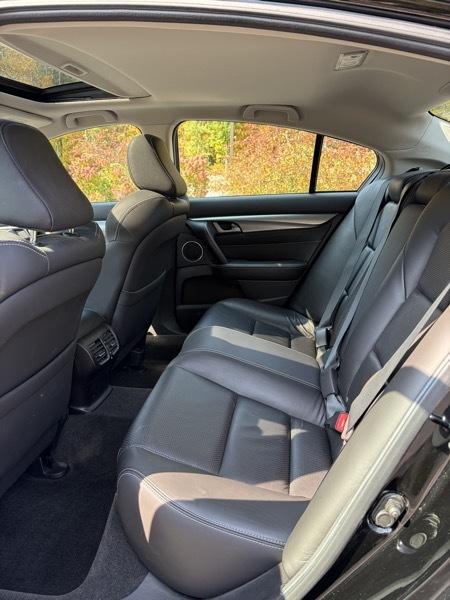 Acura TL 5-Speed AT SH-AWD with Tech Package 2010